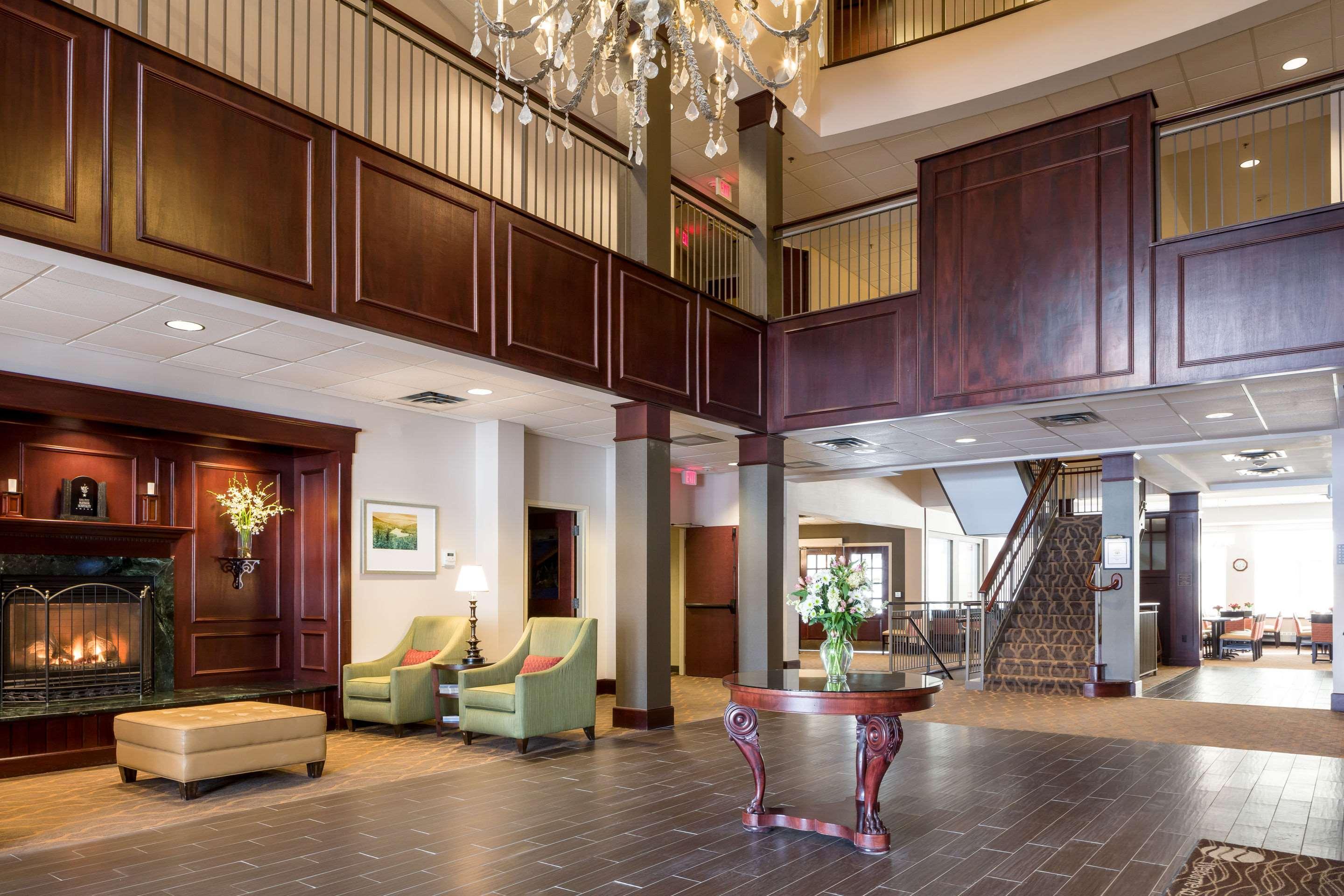 Comfort Inn & Suites Near Burke Mountain Сейнт Джонсбъри Екстериор снимка