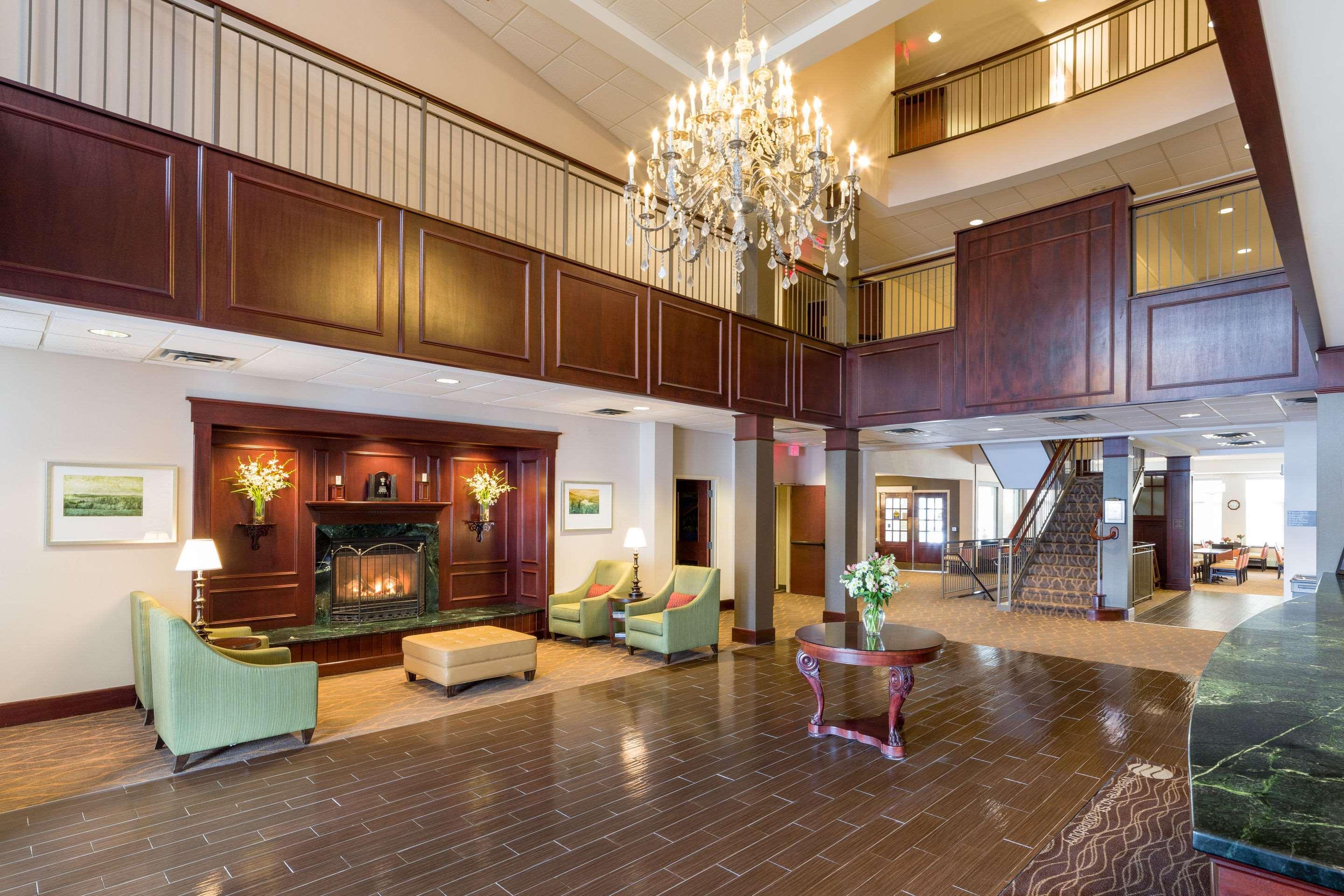 Comfort Inn & Suites Near Burke Mountain Сейнт Джонсбъри Екстериор снимка