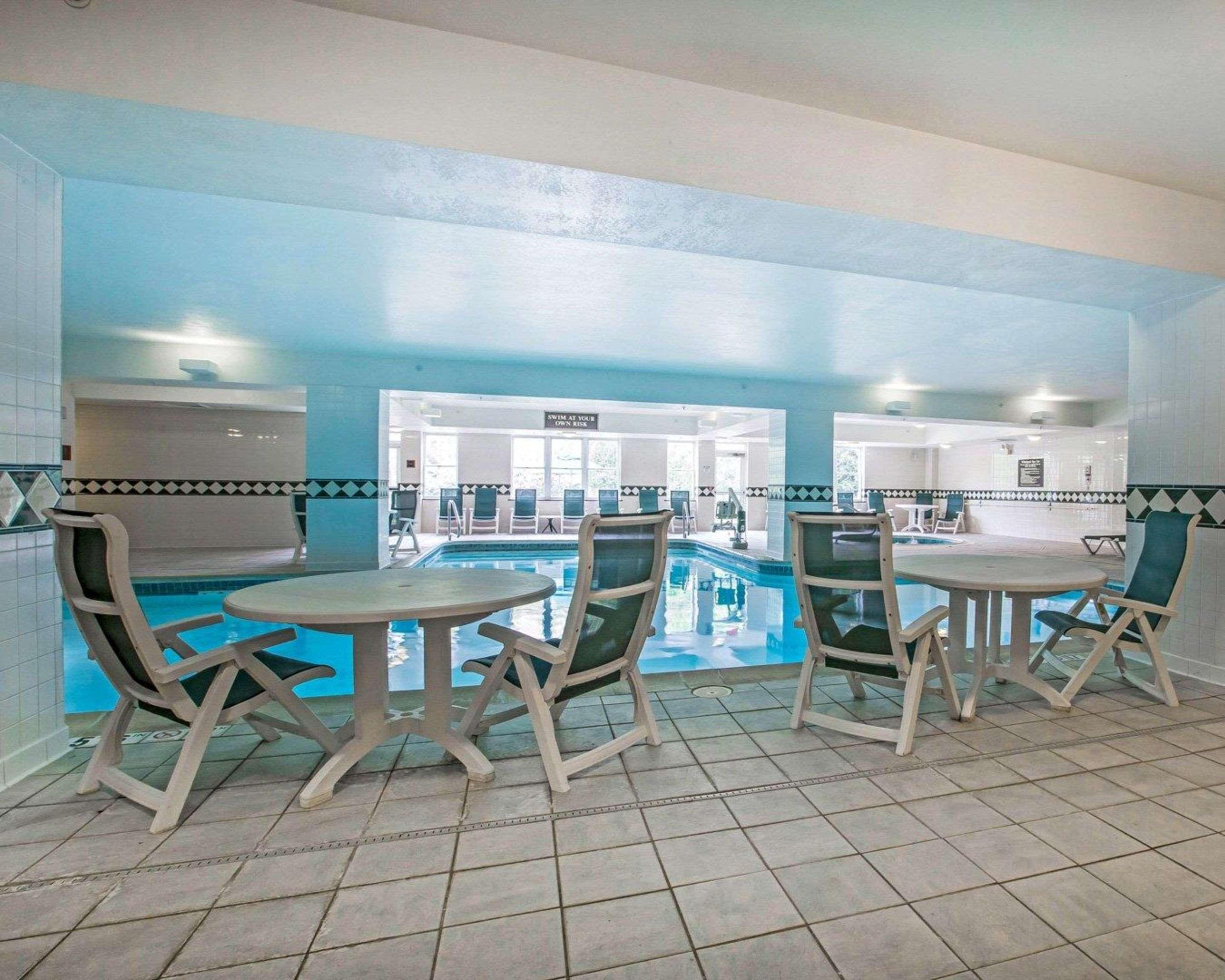 Comfort Inn & Suites Near Burke Mountain Сейнт Джонсбъри Екстериор снимка