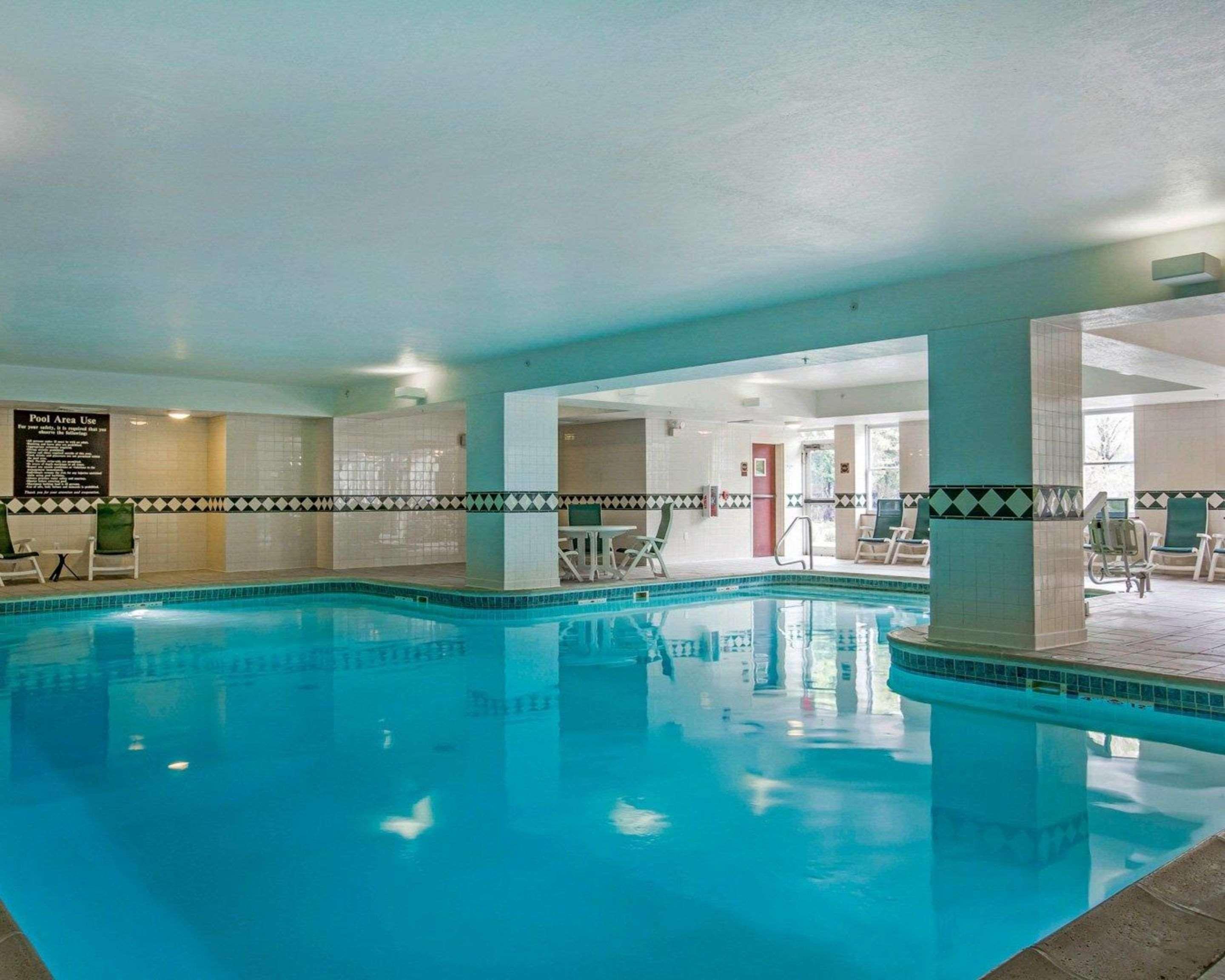 Comfort Inn & Suites Near Burke Mountain Сейнт Джонсбъри Екстериор снимка