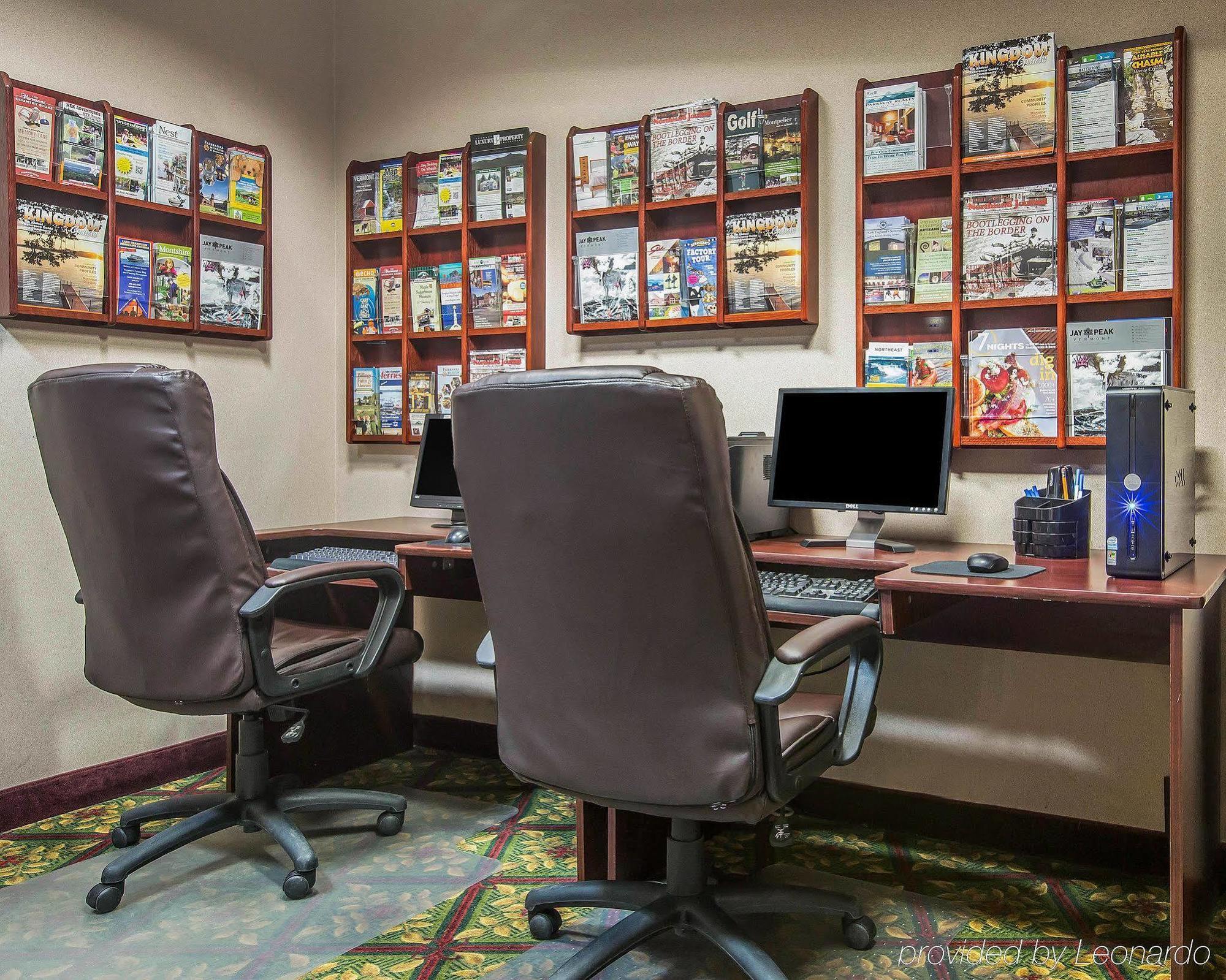 Comfort Inn & Suites Near Burke Mountain Сейнт Джонсбъри Екстериор снимка