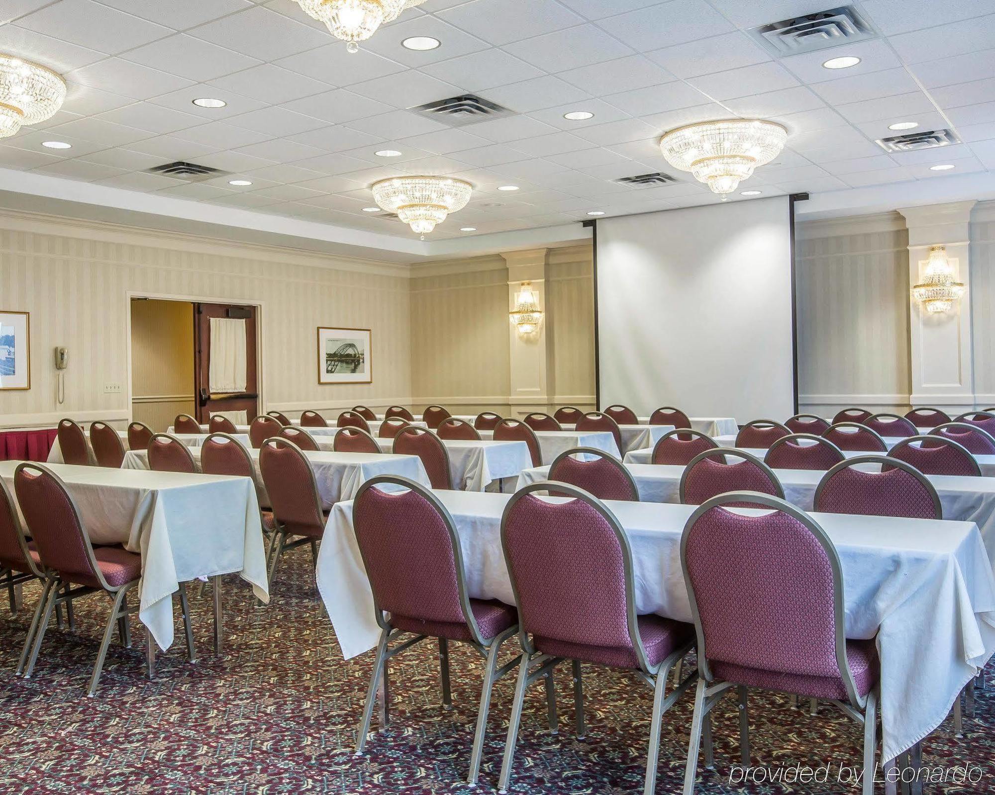 Comfort Inn & Suites Near Burke Mountain Сейнт Джонсбъри Екстериор снимка