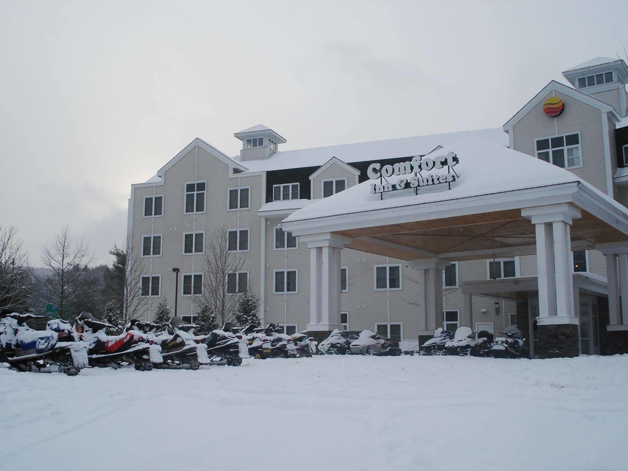 Comfort Inn & Suites Near Burke Mountain Сейнт Джонсбъри Екстериор снимка