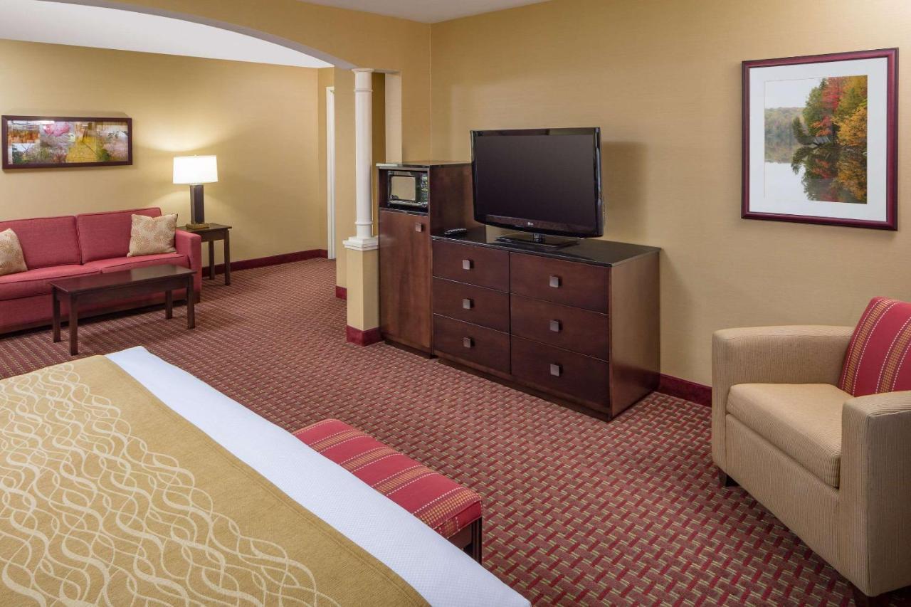 Comfort Inn & Suites Near Burke Mountain Сейнт Джонсбъри Екстериор снимка